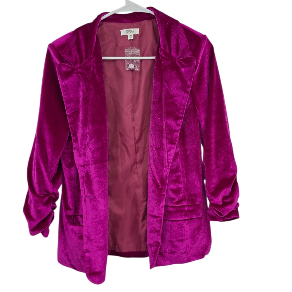 New Avara‎ Pink Velvet Blazer XS